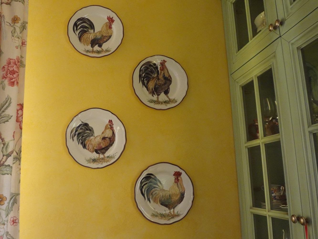 дизайн интерьера кухни в загородном доме